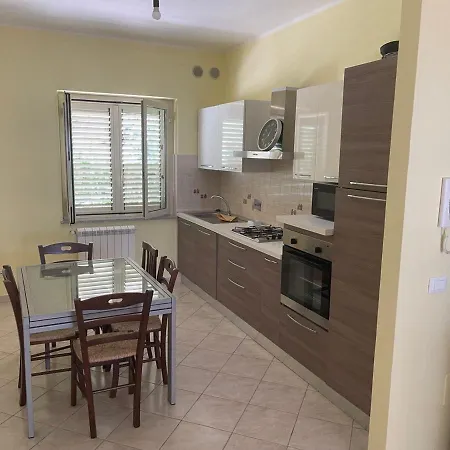 Confortevole E Luminoso 100mq A Con Vista Sul Paese E Sul Promontorio Con Free Wifi Free Parking E Smart Tv * Falerna