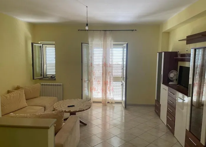 Confortevole E Luminoso 100mq A Con Vista Sul Paese E Sul Promontorio Con Free Wifi Free Parking E Smart Tv Apartamento *