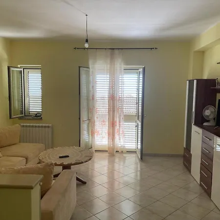 Confortevole E Luminoso 100mq A Con Vista Sul Paese E Sul Promontorio Con Free Wifi Free Parking E Smart Tv Appartement *