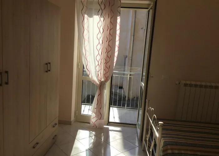 Confortevole E Luminoso 100mq A Con Vista Sul Paese E Sul Promontorio Con Free Wifi Free Parking E Smart Tv Falerna