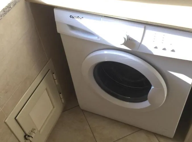 Confortevole E Luminoso 100mq A Con Vista Sul Paese E Sul Promontorio Con Free Wifi Free Parking E Smart Tv * Falerna