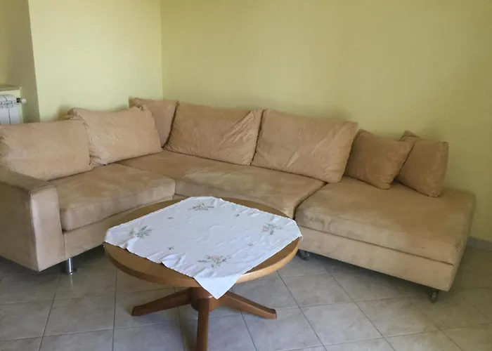 Confortevole E Luminoso 100mq A Con Vista Sul Paese E Sul Promontorio Con Free Wifi Free Parking E Smart Tv Apartamento Falerna