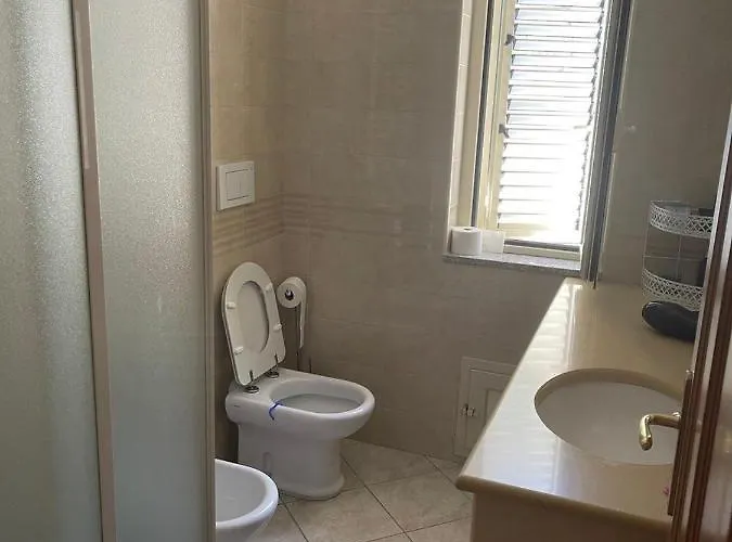 Apartamento Confortevole E Luminoso 100mq A Con Vista Sul Paese E Sul Promontorio Con Free Wifi Free Parking E Smart Tv *